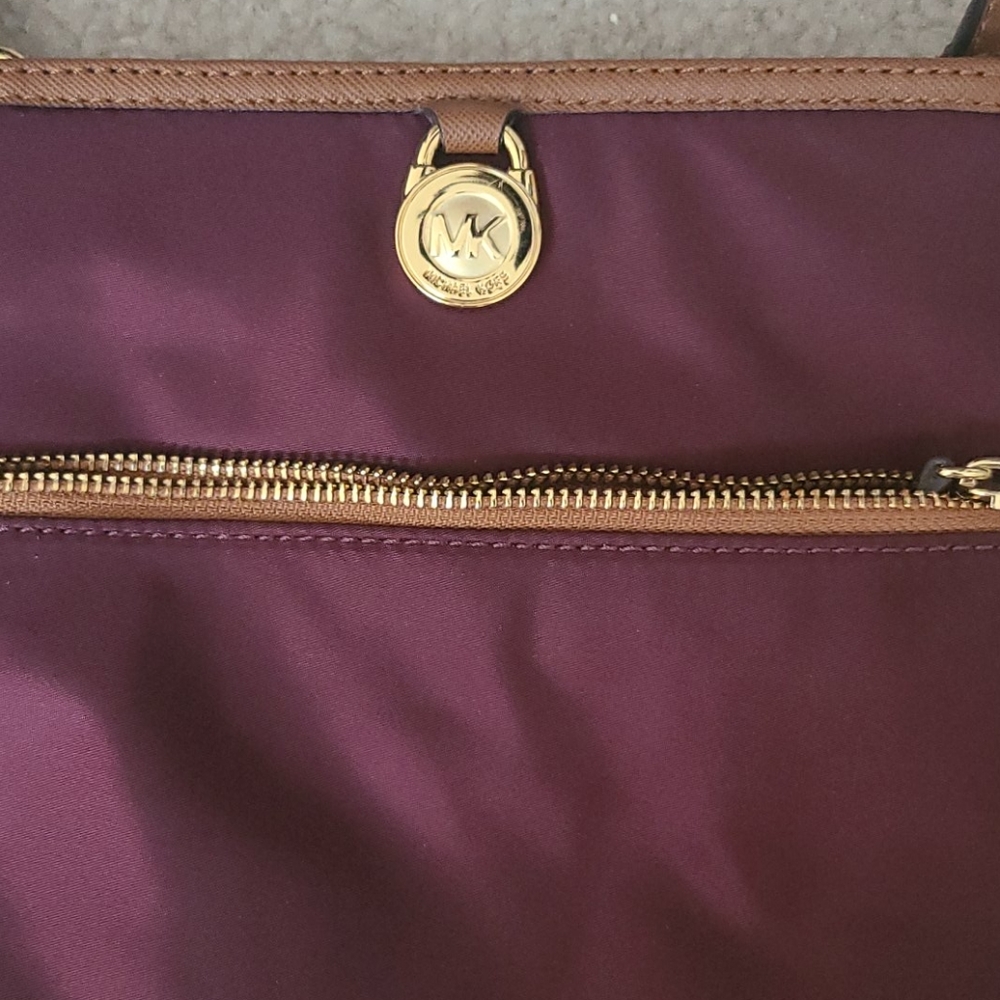 MK crossbody - Picture 2 of 4